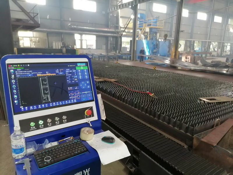 20000瓦激光切割機 (2).jpg